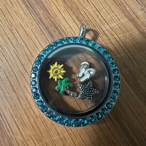 Origami Owl Blue and Silver Locket with Beach  🏝️ Fun in the Sun ☀️ Charms